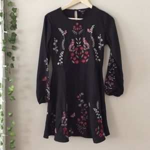 Black Embroidered Floral Dress size s